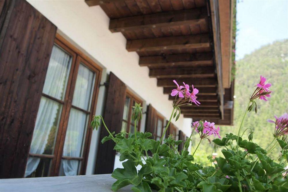 Hotel Pfrontener Hof Bagian luar foto