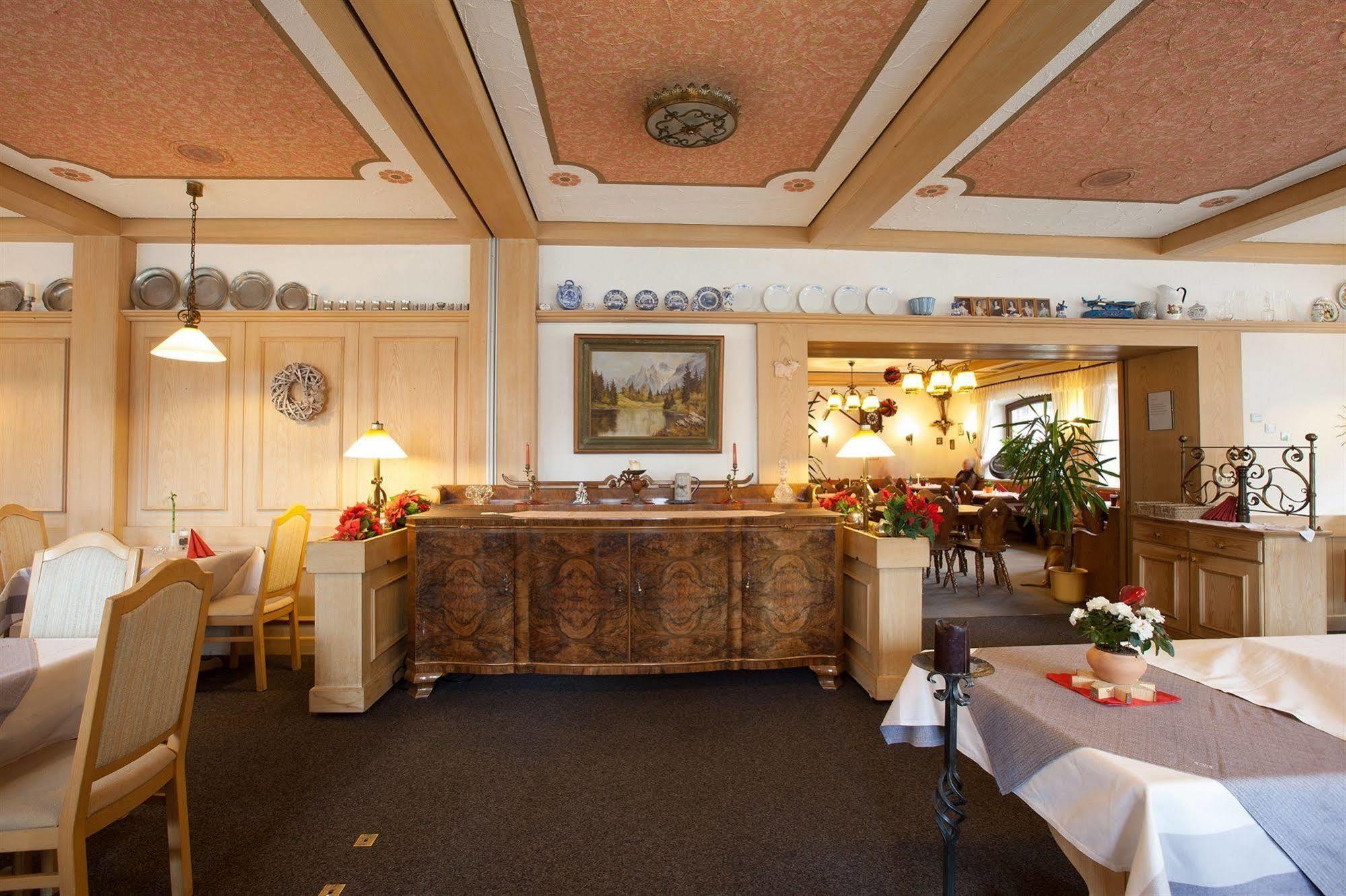 Hotel Pfrontener Hof Bagian luar foto