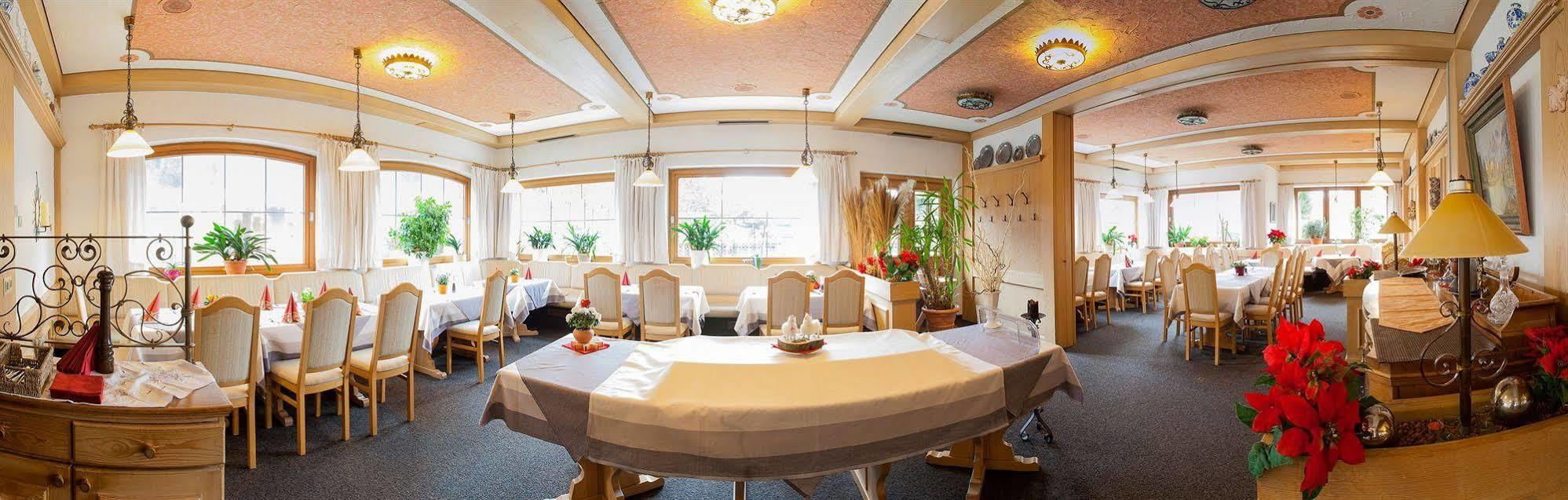 Hotel Pfrontener Hof Bagian luar foto